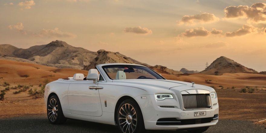 4 Tips To Choose A Luxury Car Rentals 